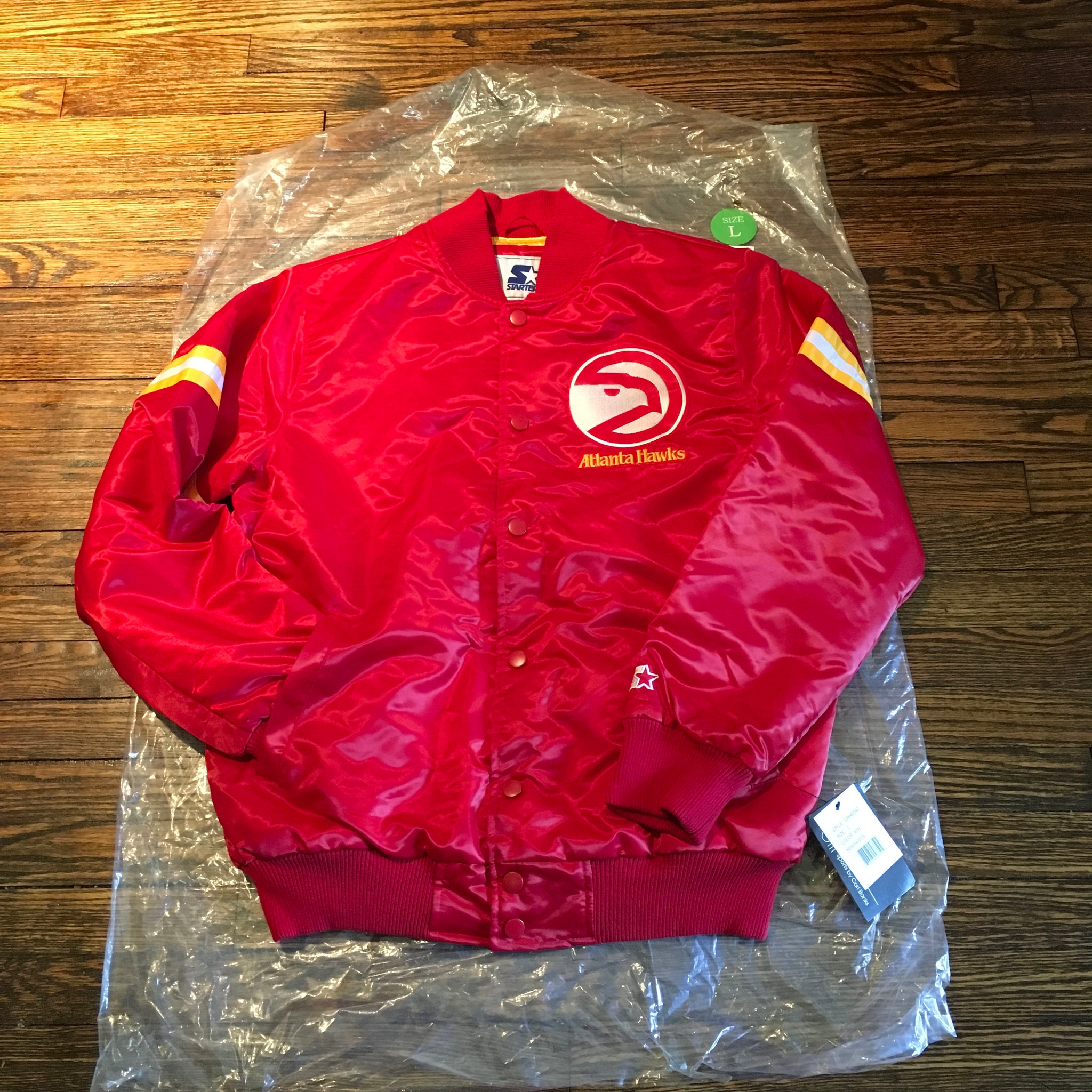 Does anyone have any info on this jacket? : r/hawks